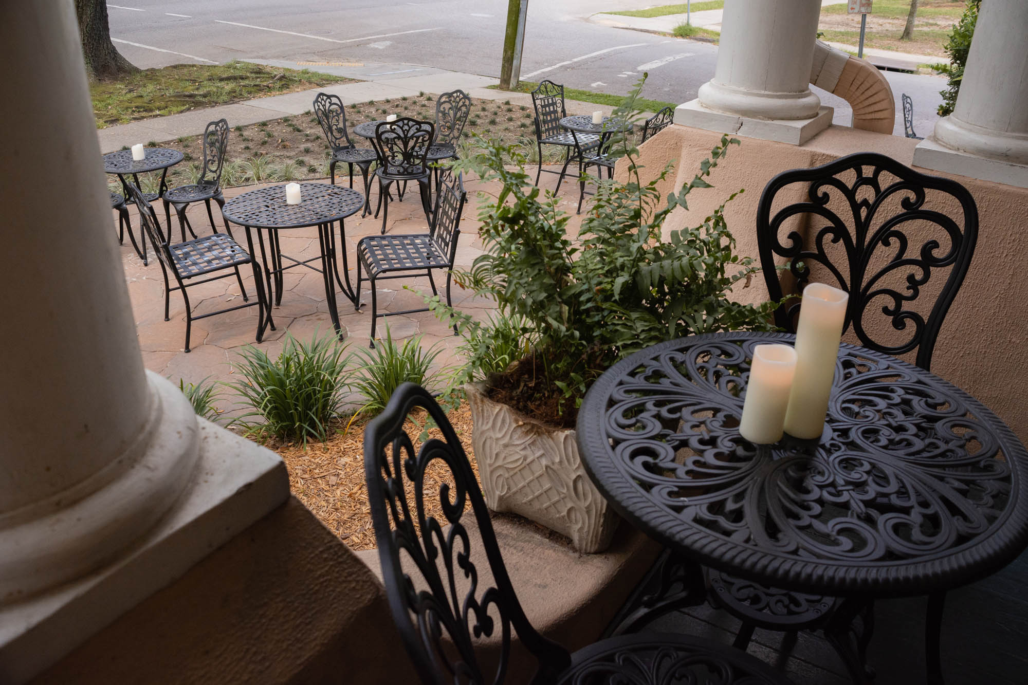 Outdoor seating at Park View Historic Hotel