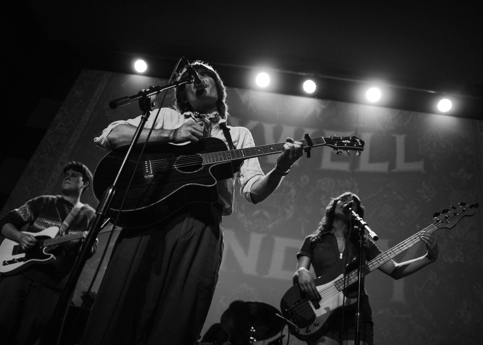 Maxwell and band mates on stage at Zony Mash in Nola